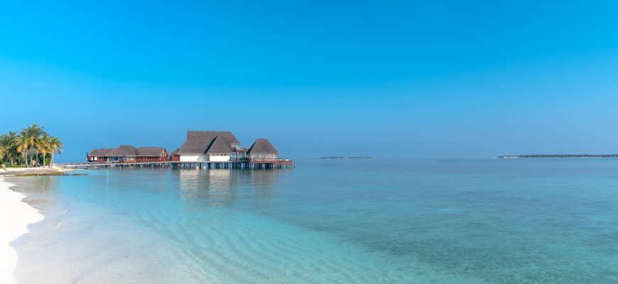Курортное место с пляжем и морем